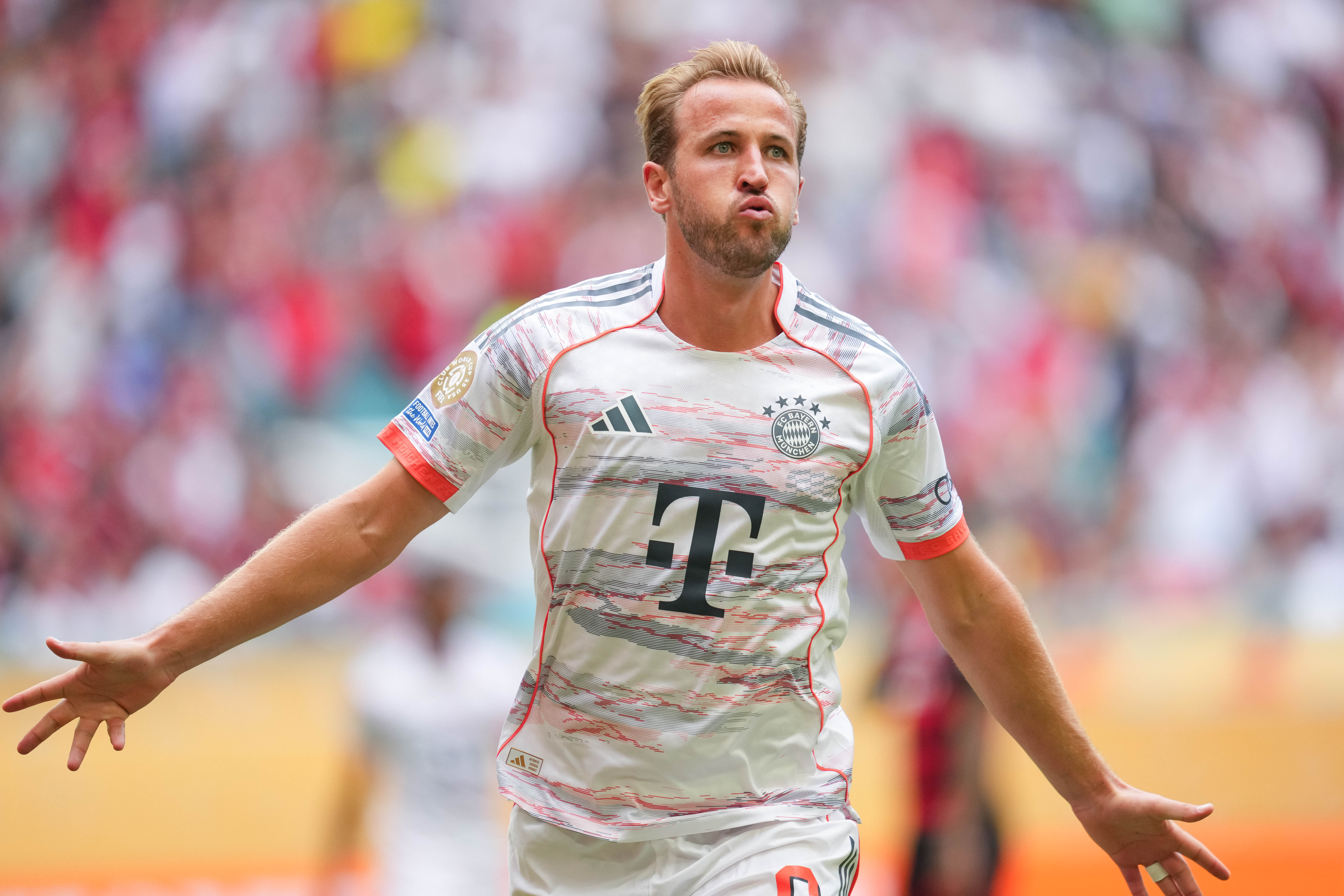 拜仁慕尼黑训练开放日；冲刺阶段遗憾出局引欢呼；意甲在即；资深球员宣示担当的简单介绍